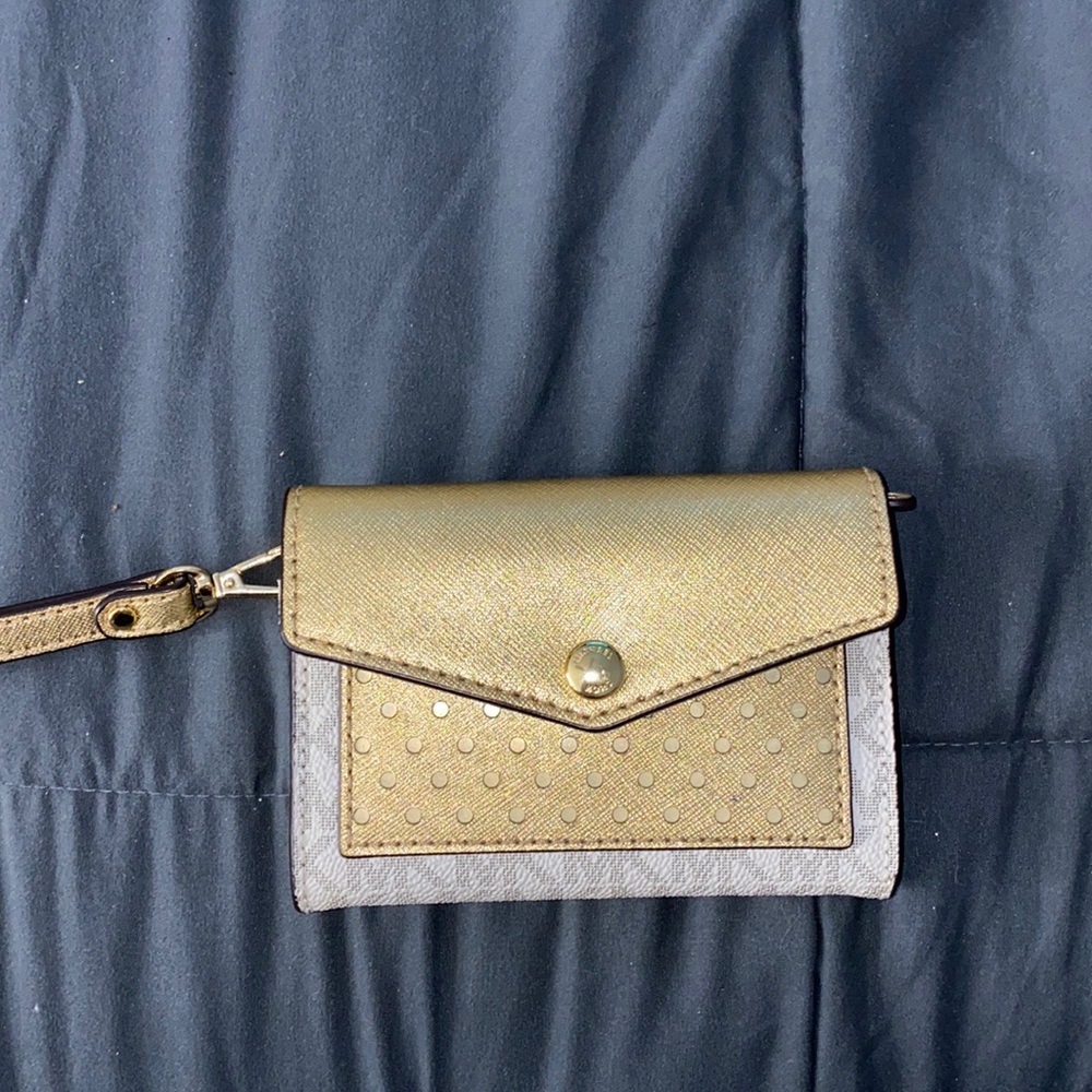 MICHAEL KORS GOLD TRAVEL LARGE DOUBLE ZIP WRISTLET WALLET